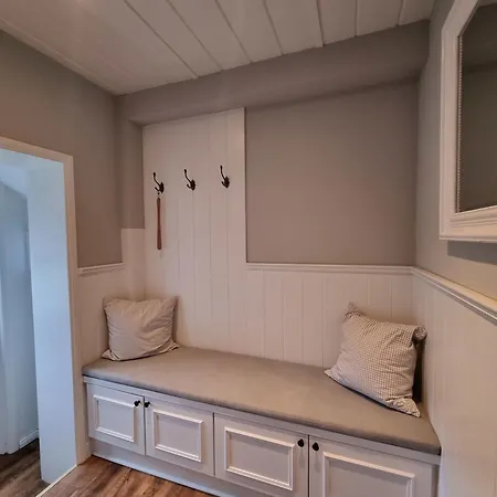 Suetjers Hues - Kleines Nest Oldsum